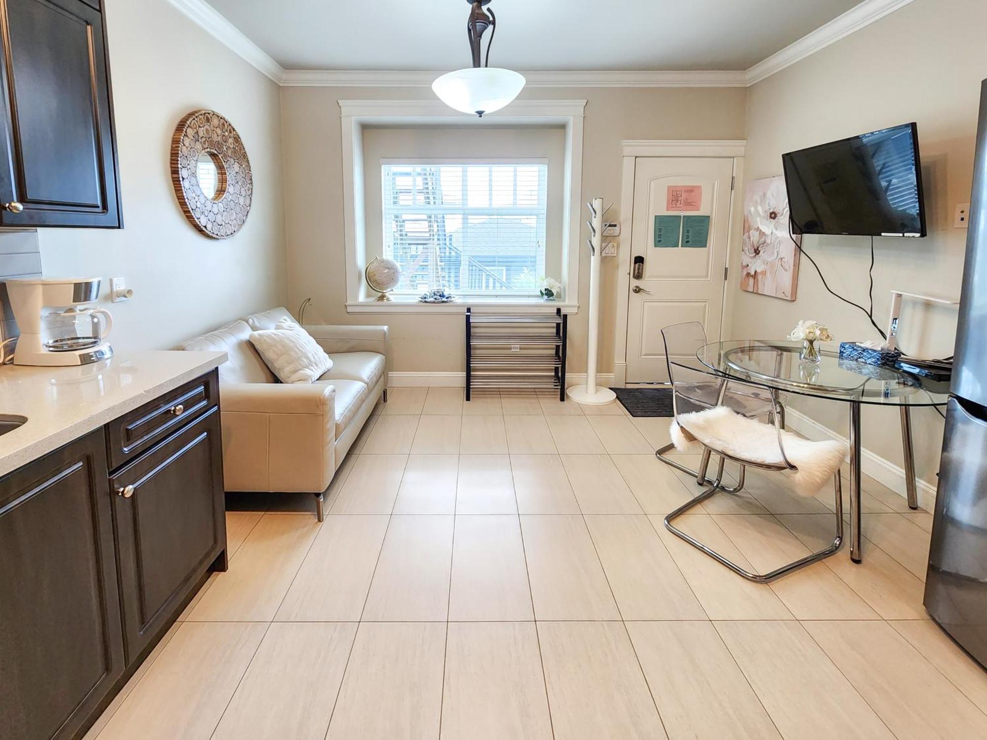 Rare Find Exquisitely New Quiet & Safe Skytrain Home Vancouver Rom bilde